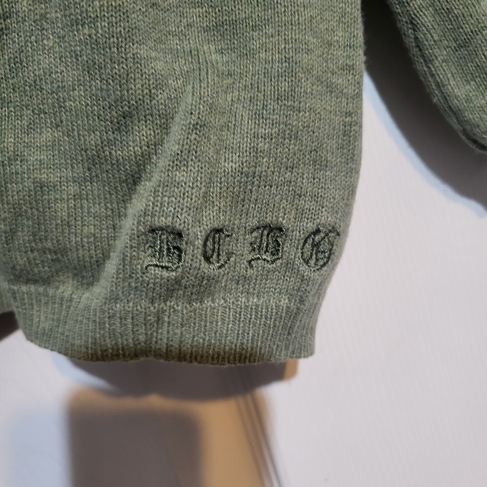 Green V-Neck Sweater - Picture 3 of 4